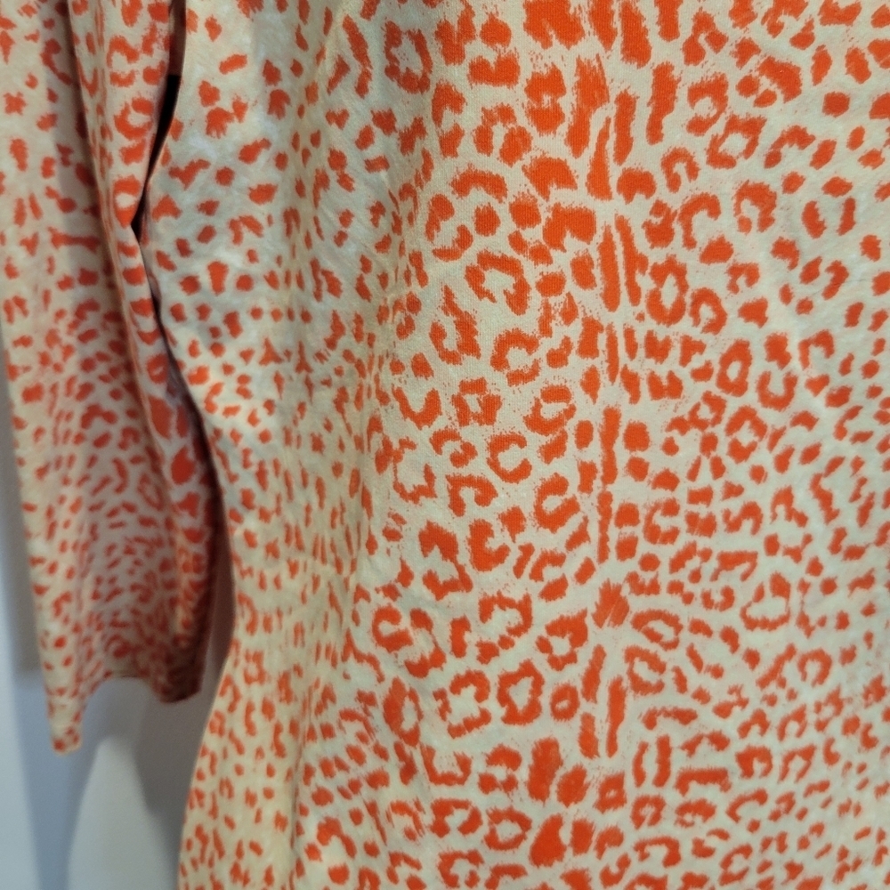 J Mclaughlin Size M Orange Animal Print Vneck Blouse - Picture 2 of 7